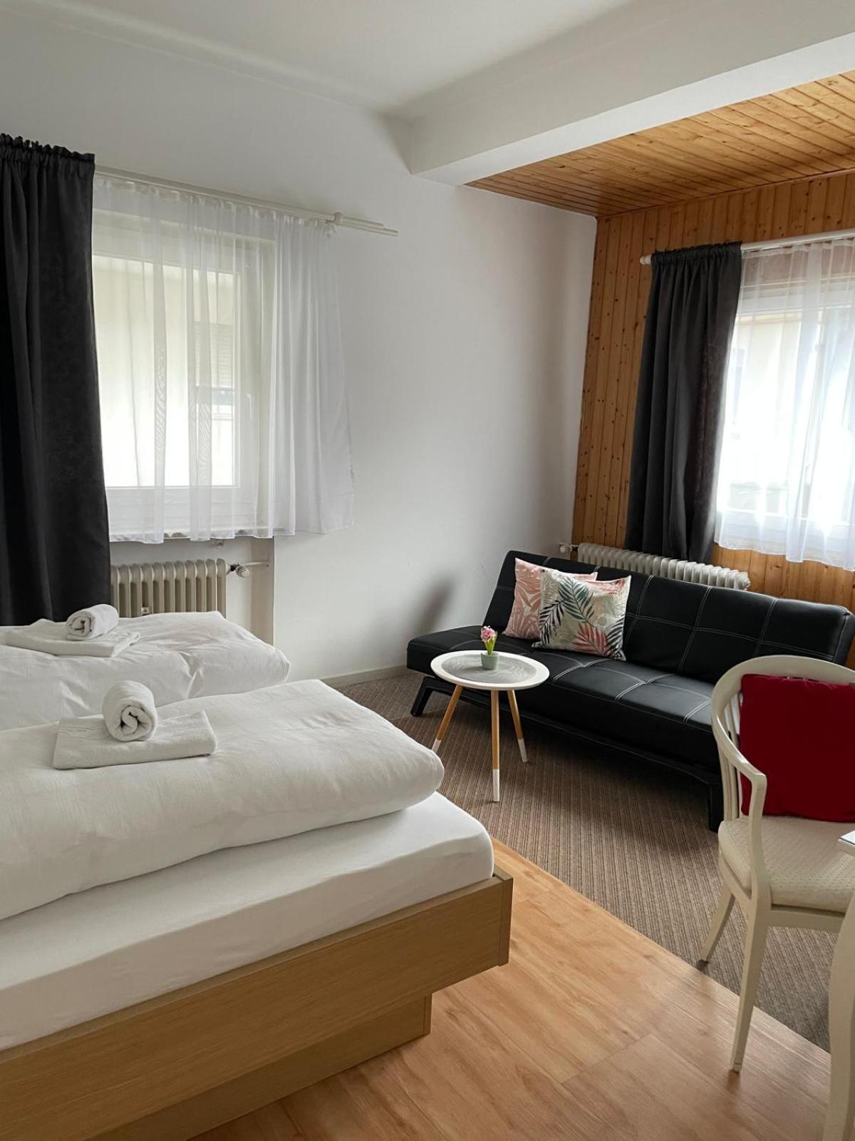 Gaestehaus Kuehnle Bad Wildbad Δωμάτιο φωτογραφία